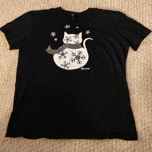 White winter cat tee unisex size XL